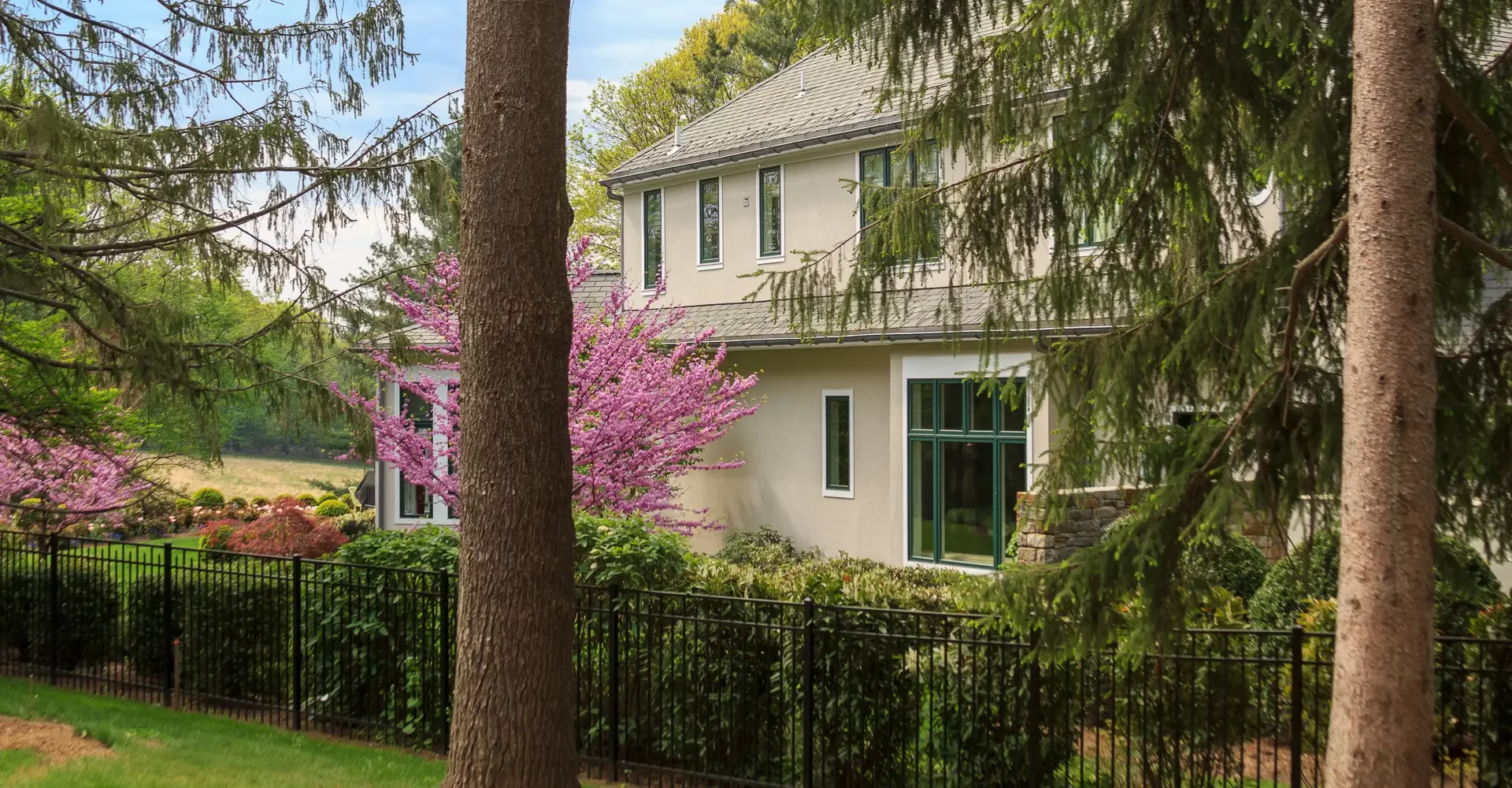 Professional residential & commercial Stucco plastering contractor near me, stucco installer in PA, Stucco Pro, Certified stucco company.