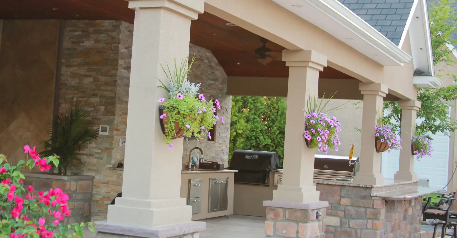 Acrylic stucco veneer stone contractor in Royersford PA 19468-1