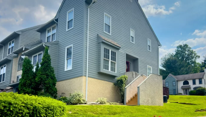 Why my Stucco fail over cinder block or concrete?