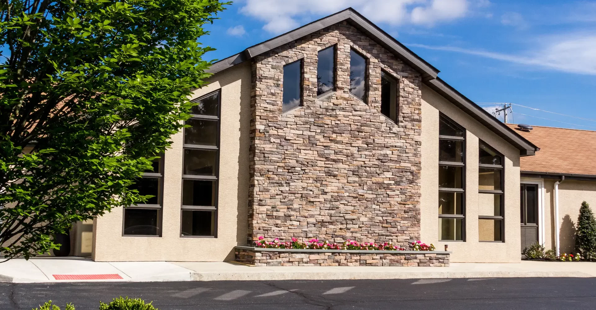 commercial stucco and stone contractor, professional in Adubon PA 19403-2