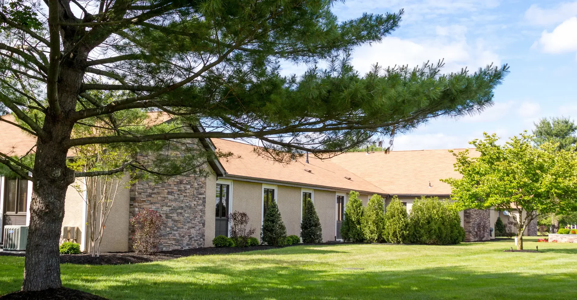 commercial stucco and stone contractor, professional in Adubon PA 19403-4